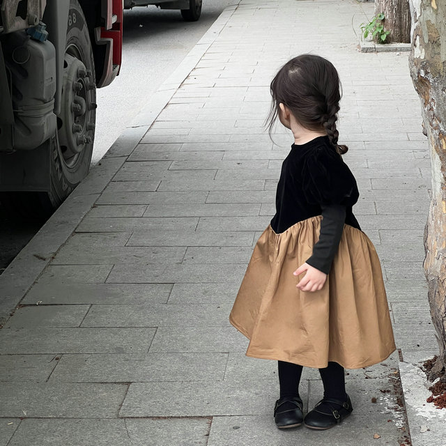 女童丝绒公主裙泡泡袖拼接连衣裙