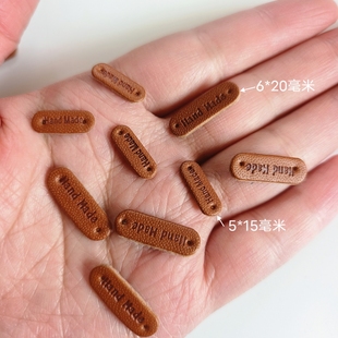 迷你椭圆小皮标玩偶配件布艺娃衣装饰棒针钩针pu皮革标bjd ob11