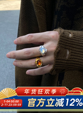 复古蝴蝶环绕立体树脂戒指