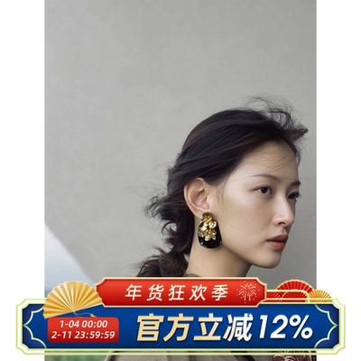 复古黑金立体鎏金花朵耳钉