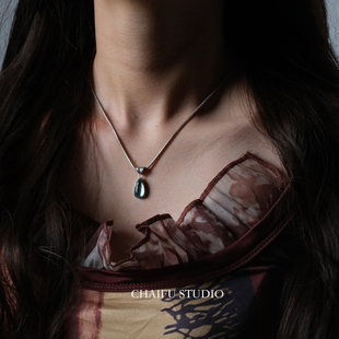 柴夫工作室 蓝色海洋水滴吊坠ins复古蛇骨链简约高级感项链 X348