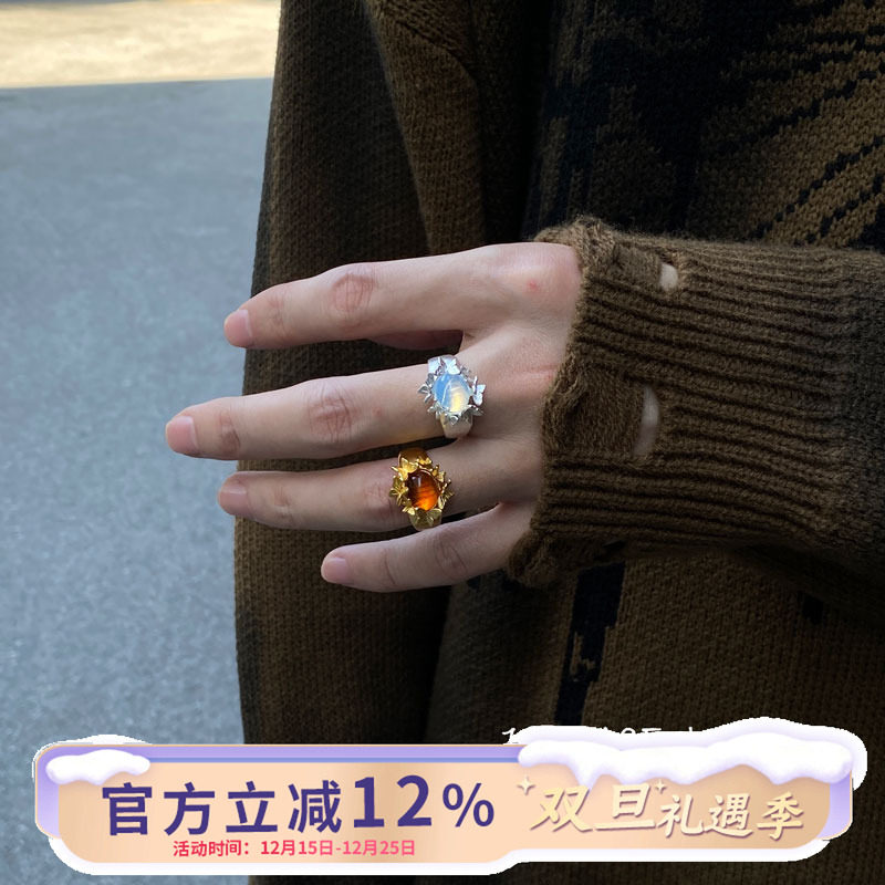 复古蝴蝶环绕立体树脂戒指