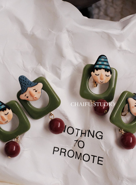 柴夫工作室/E941 古着趣味童稚可爱镂空带珠绿色框人偶耳钉耳环