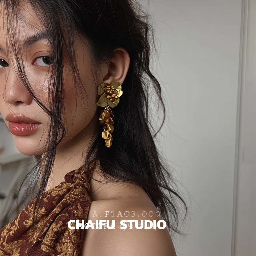 欧美轻奢富贵金色花朵亮片耳钉
