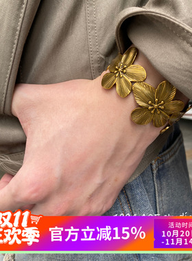 欧美复古花朵宽版手镯