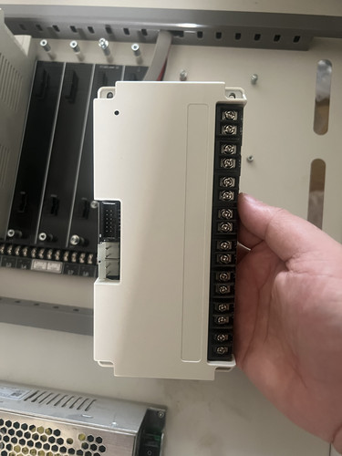 海湾GST5000H多线盘输出板5000H输出板8路接线板输出板 全新库存