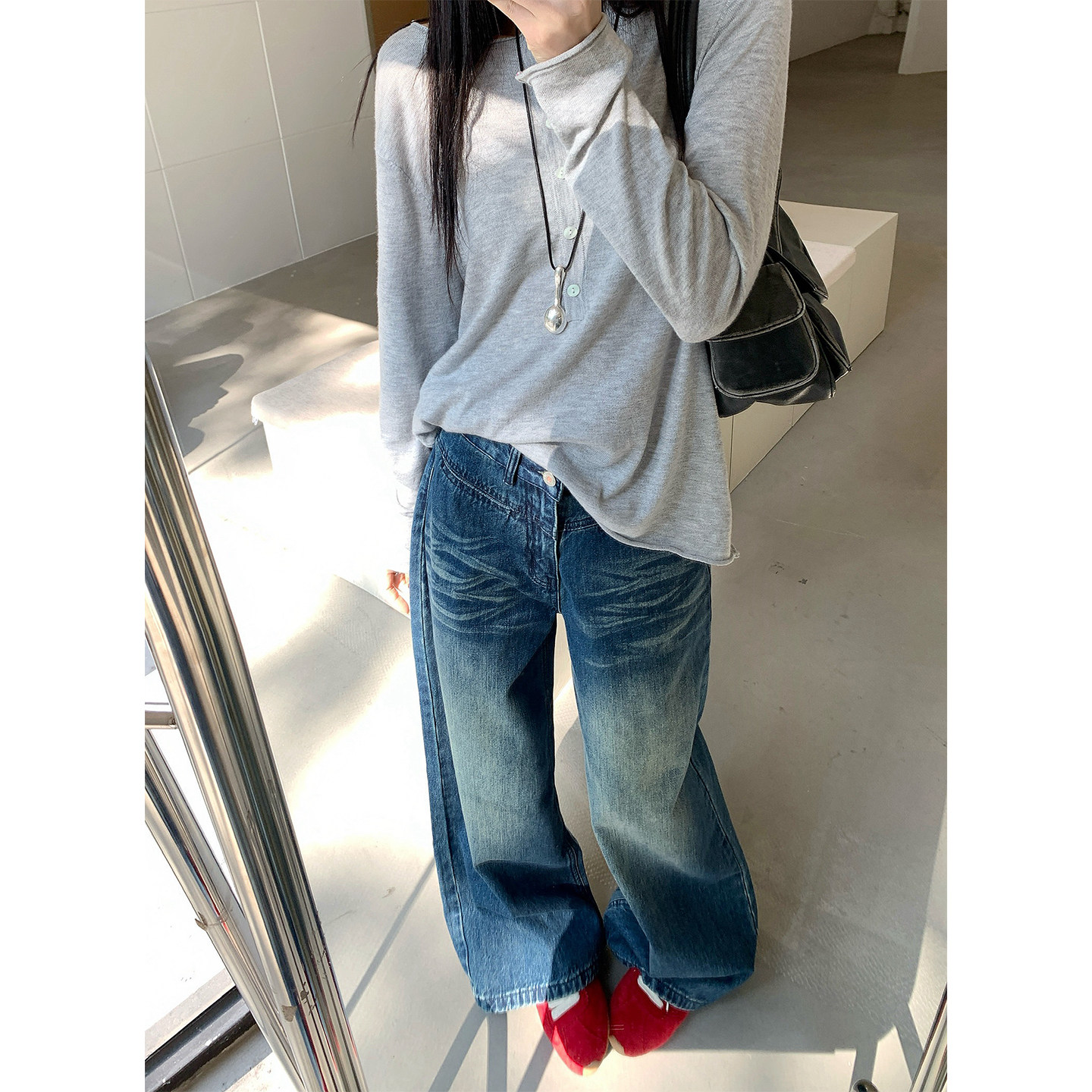 大码女装复古折痕牛仔裤女胖mm春季设计感遮胯宽松直筒水洗裤子