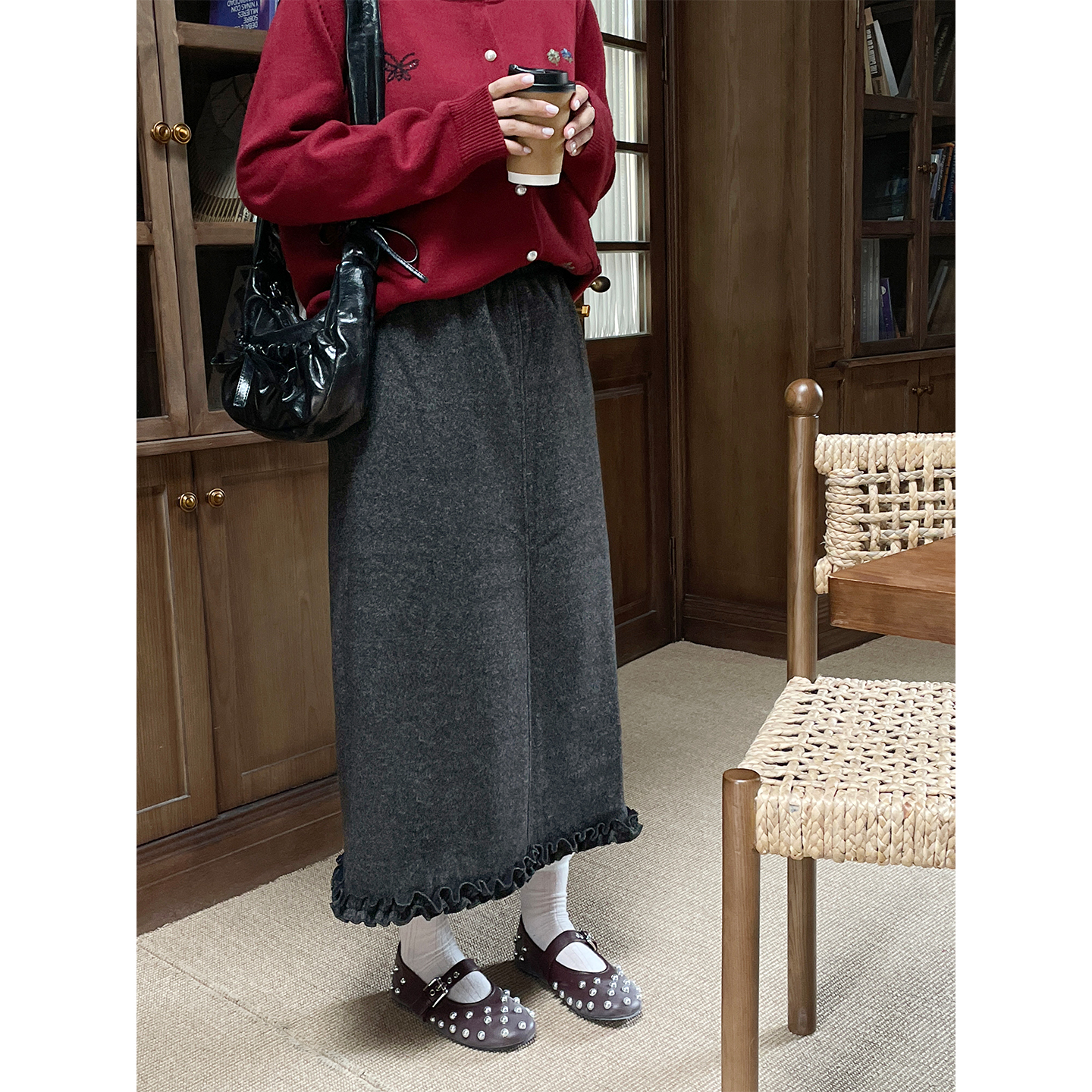 大码胖mm炸街独特漂亮木耳边a字裙子秋冬加绒显瘦遮肚直筒半身裙