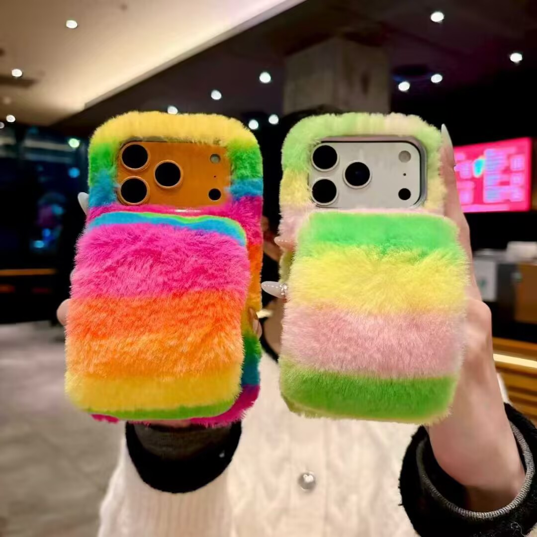 七彩色貂毛绒冬季手机壳适用opporeno14/A6pro/findx7/x8ultra/K13/k12情侣暖手腕reno15可爱x9pro软壳一加茸