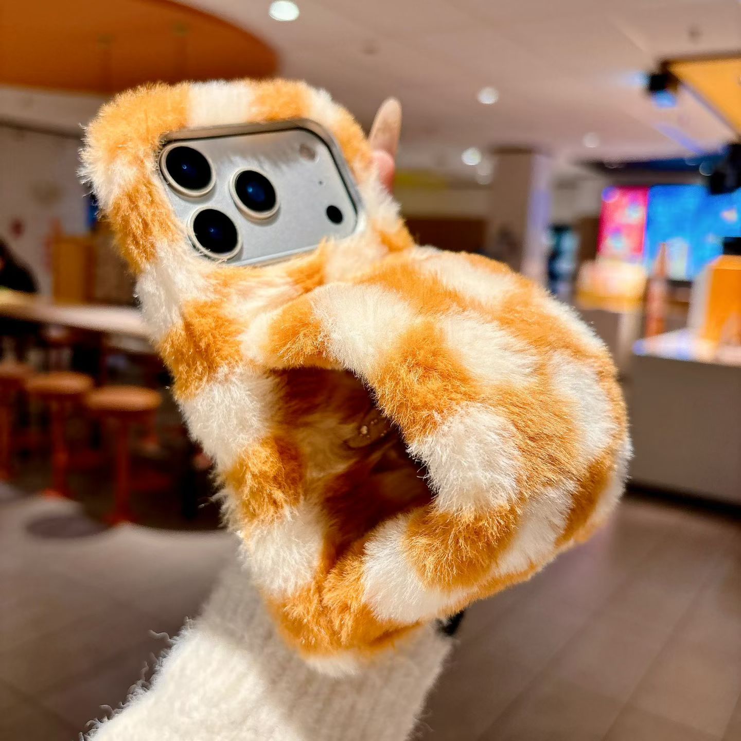 格子貂毛绒暖手腕秋冬手机壳适用vivox80/x70/x60/x50/x30/x20/x9plus/s30pro情侣可爱nex3s/Y500/y300软壳s9