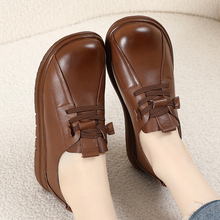 真皮软底小皮鞋女超软不累脚妈妈鞋2025新款平底单鞋大码深口女鞋