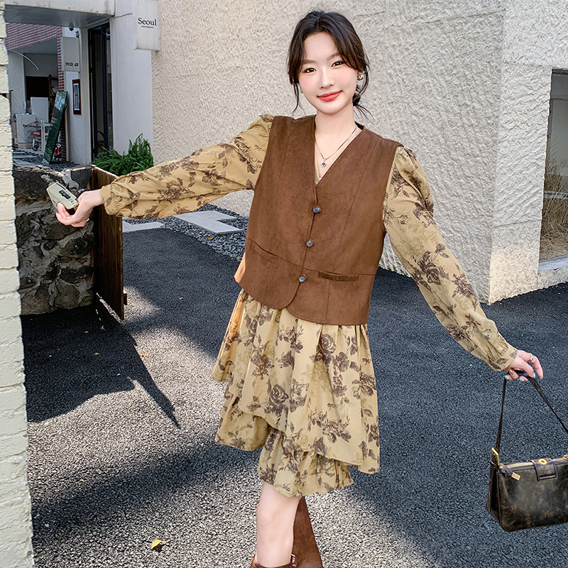 复古碎花连衣裙春秋女2025新款麂皮绒马甲超好看小个子,女装连衣裙,2C103