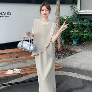 轻熟风不规则马甲套装裙女2025夏季新款白色短袖T恤半身裙三件套图片