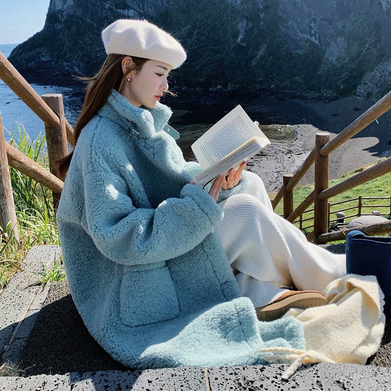 蓝色长款羊羔毛皮毛一体外套女2024冬季宽松高级感加厚棉服大衣,女装皮草,2C103