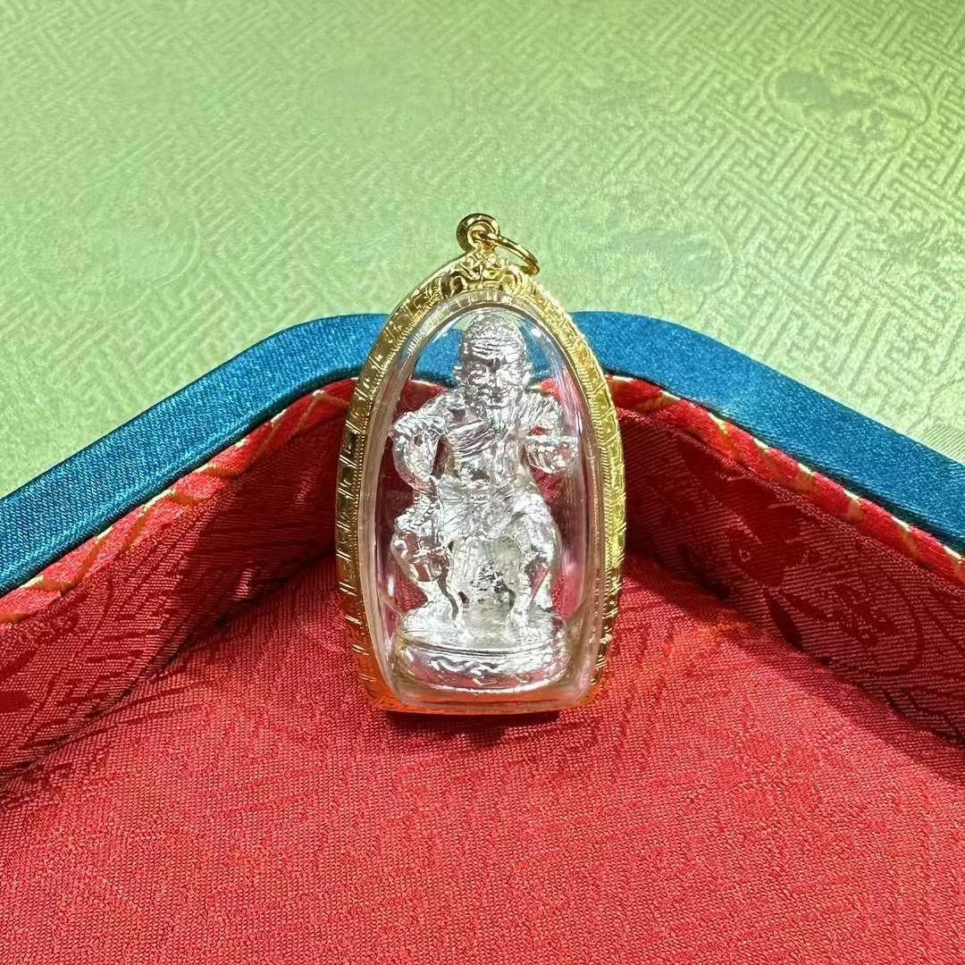 泰国佛牌正品 龙婆撒空2553储蓄老人 纯银 金壳萨玛空比赛证书