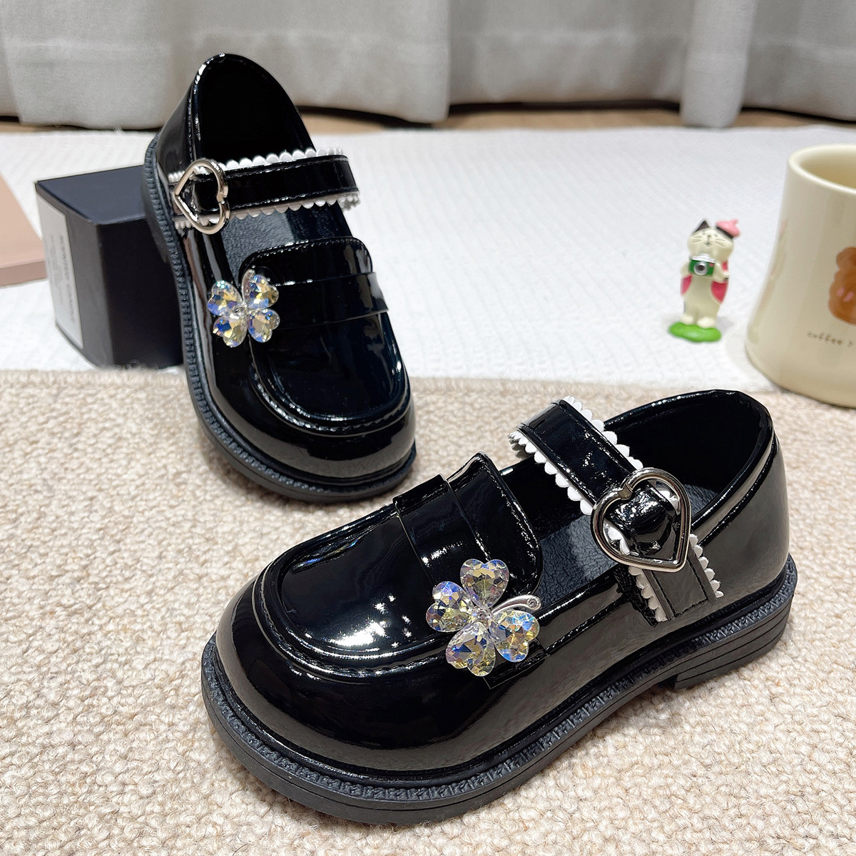 儿童小皮鞋女童鞋2026春季新款女孩软底单鞋时尚公主表演鞋中大童