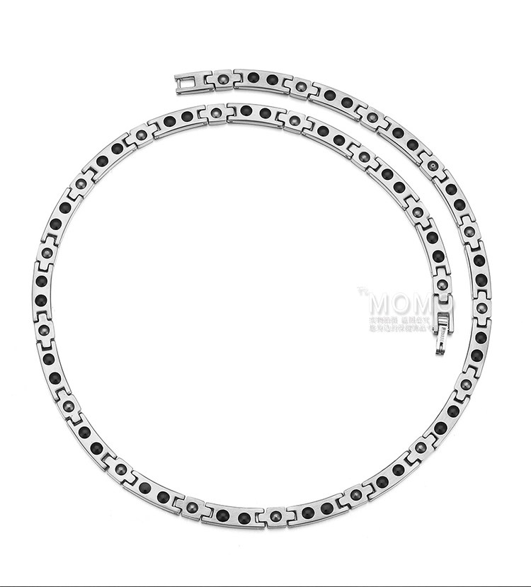 JAPAN GENUINE MOMO MEN AND WOMEN MODELS TITANIUM CHAIN TITANIUM NECKLACE HEALTH NECKLACE MAGNETIC THERAPY TITANIUM COLLAR NECK RING SPORTS ENERGY CIRCLE