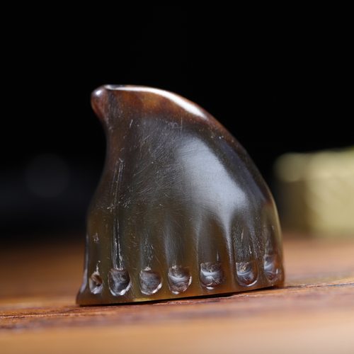高仿披毛犀牦牛角手把件摆件鱼子