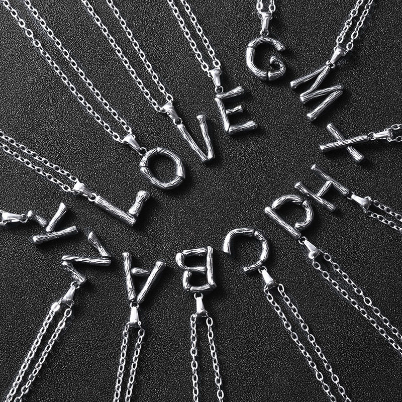 钛钢英文字母项链男士潮ins嘻哈复古吊坠女朋克潮流个性情侣挂坠