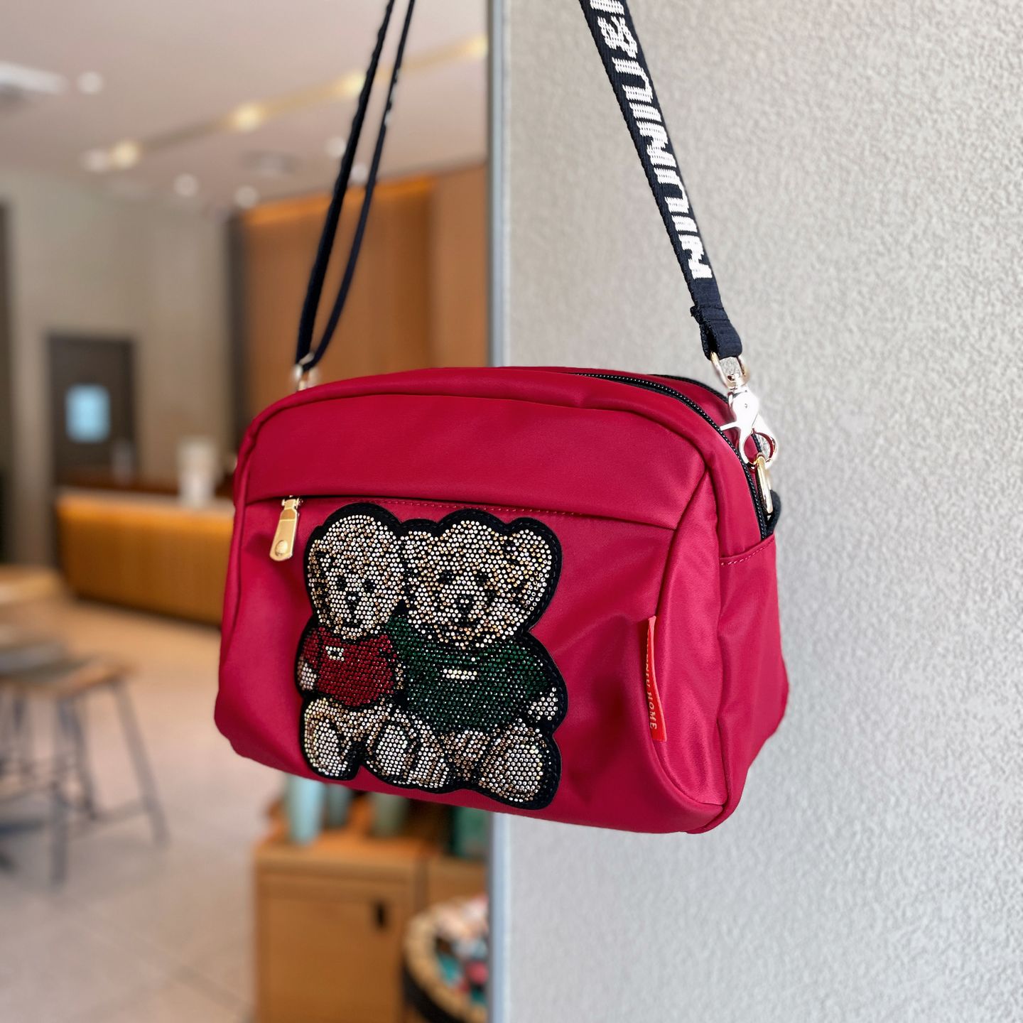 夏季旅游包包女2025新款轻奢小众高级感牛津布女士斜挎包超火小包