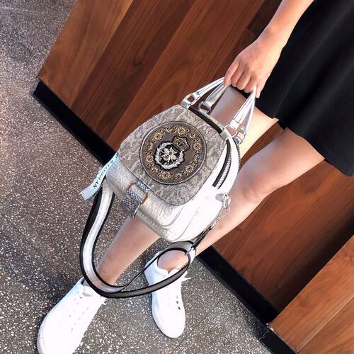 高级感包包女时尚潮流斜真皮背包