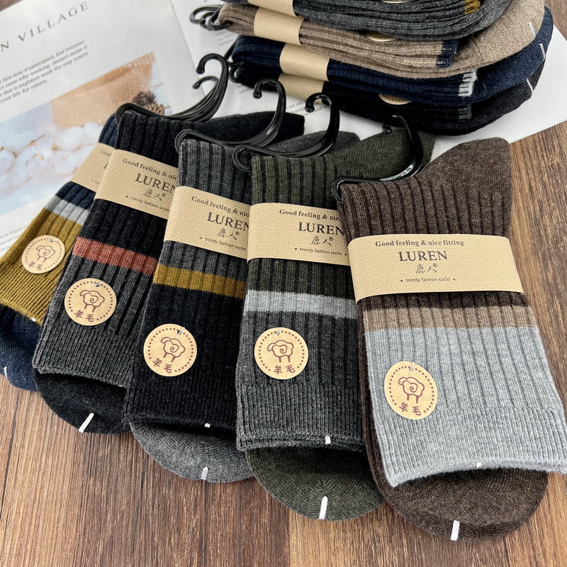 鹿人保暖男羊毛无骨袜子中筒商务