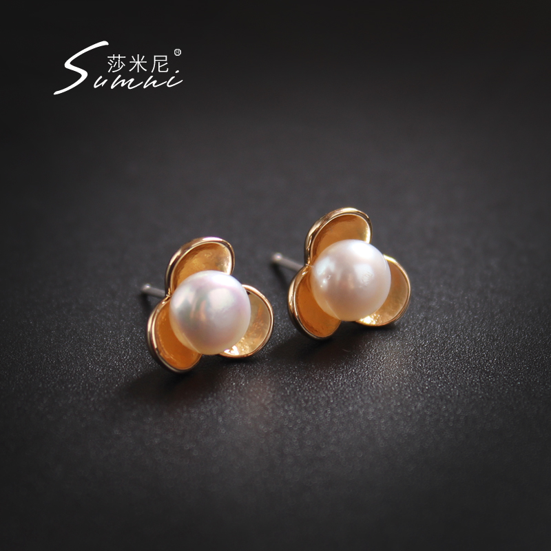 欧美风包金人工珍珠花朵银耳钉