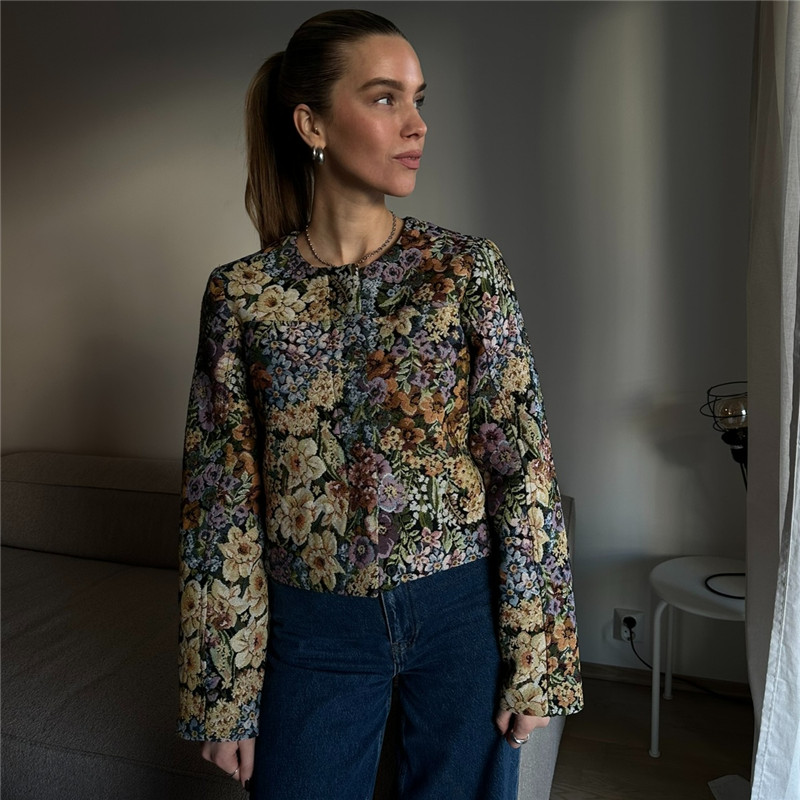 外贸原单尾货新款彩色短外套