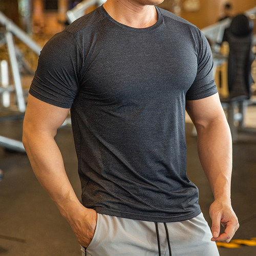 休闲男宽松运动跑步圆领健身服