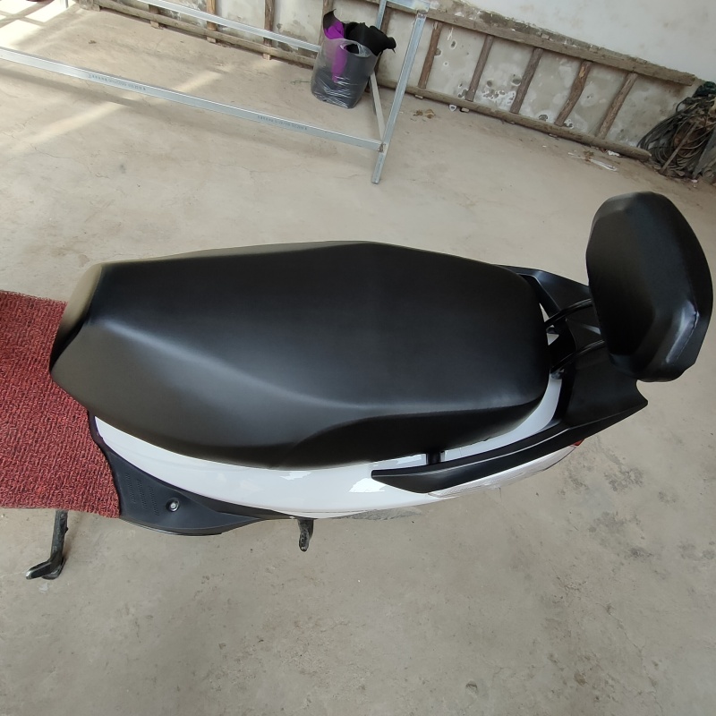 电动车坐垫套通用型皮革款摩托车座套防晒防水电车电瓶车坐套坐椅