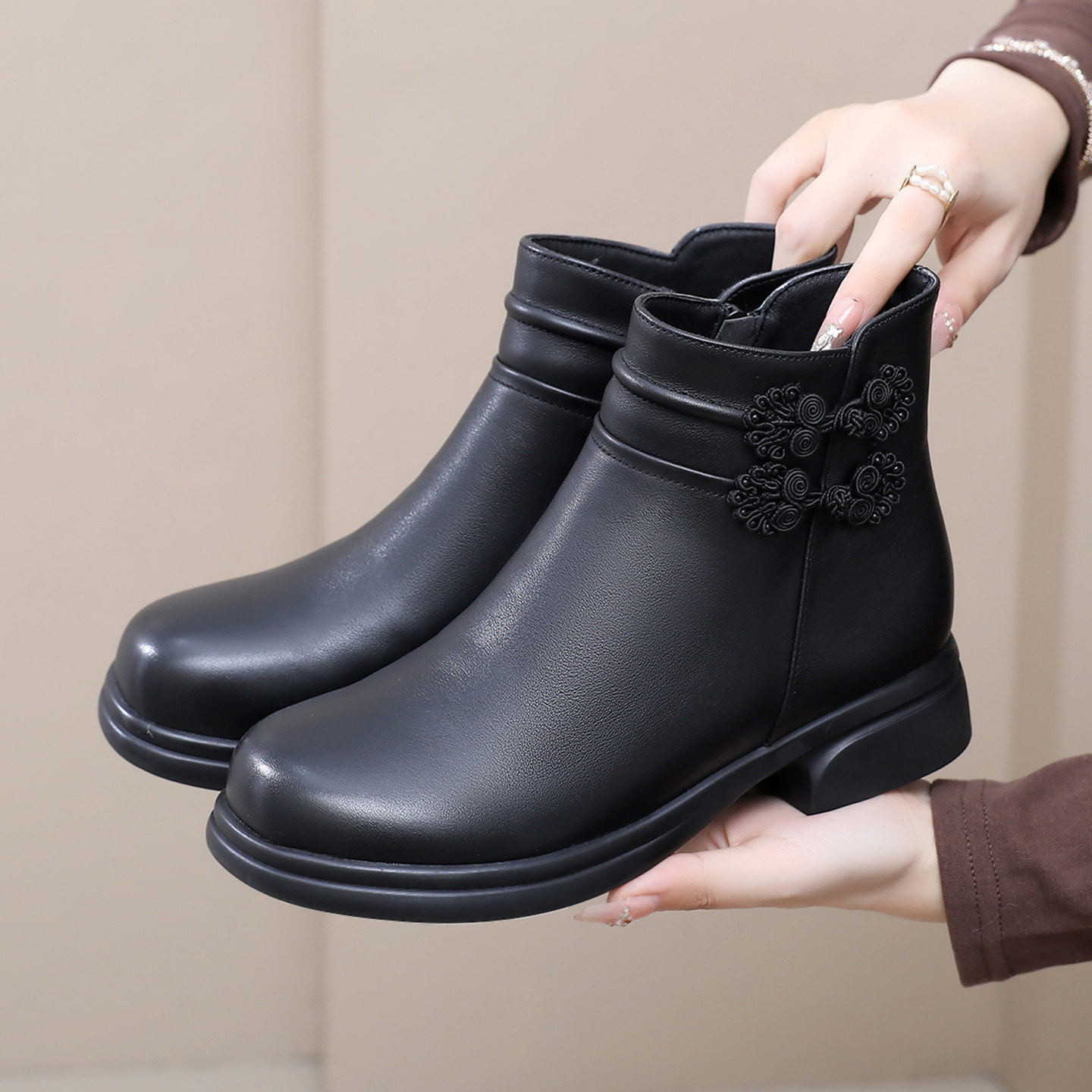 秋冬季女鞋平底短靴女真皮靴子舒适软底休闲皮鞋中年加绒妈妈棉鞋,女鞋,时装靴,淘宝优惠券,粉丝福利购,淘宝优惠卷