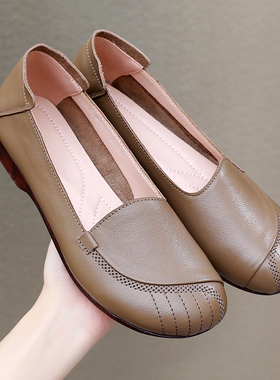 牛筋底真皮软底软面妈妈鞋子春秋新款中老年小皮鞋大码女鞋41一43
