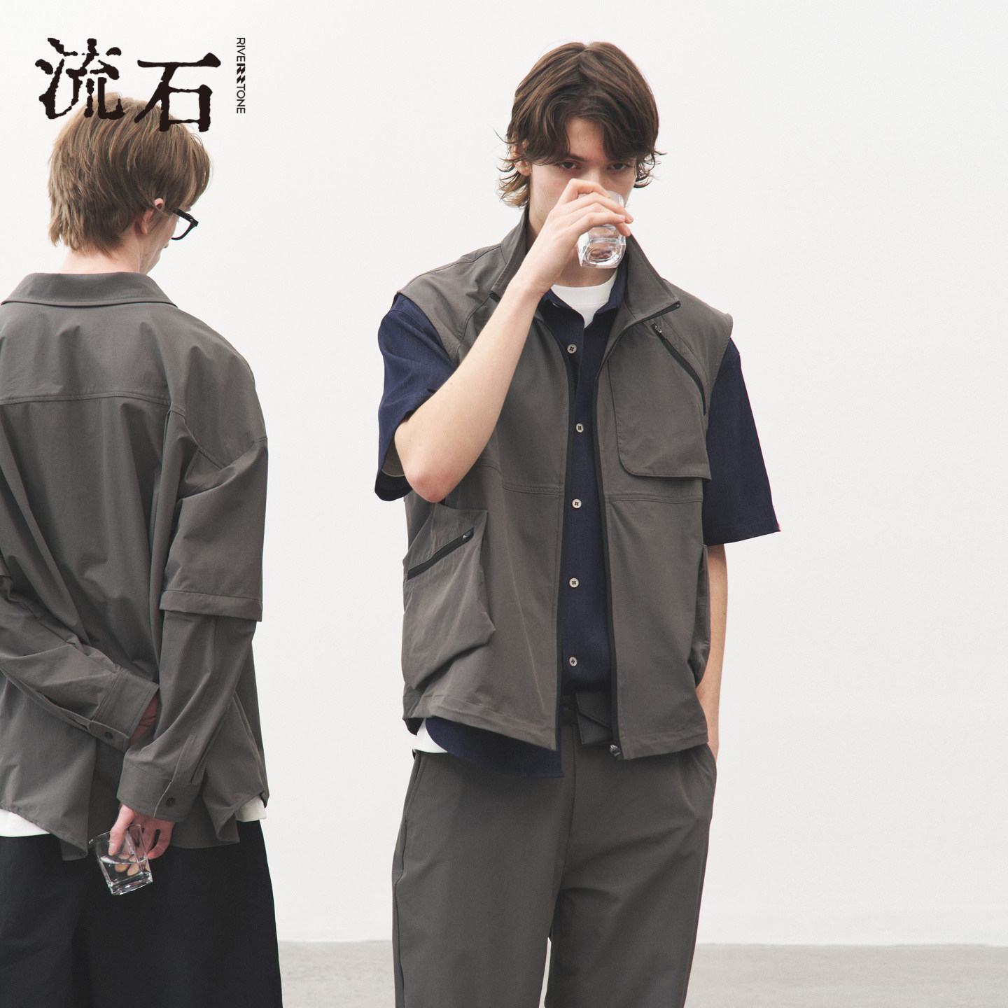 流石男装透气户外风口袋马夹2026年夏季新款男士休闲贴袋无袖背心