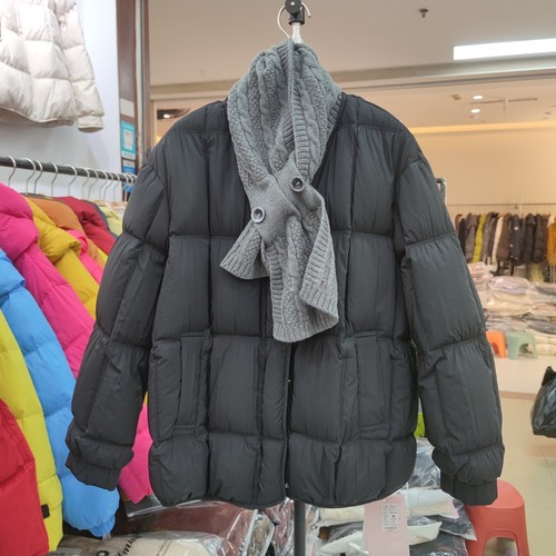 9928秋冬女圆领长袖中长款羽绒服外套宽松保暖面包服围巾两件套