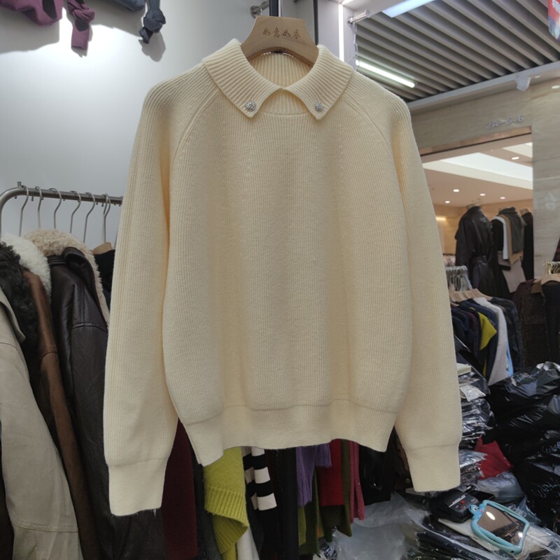 373休闲设计感翻领领口纽扣长袖女秋冬宽松短款打底针织衫毛衣