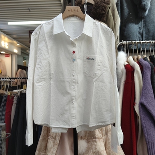 905春季女翻领长袖衬衫纯色简约休闲衬衣上衣口袋刺绣白色纽扣