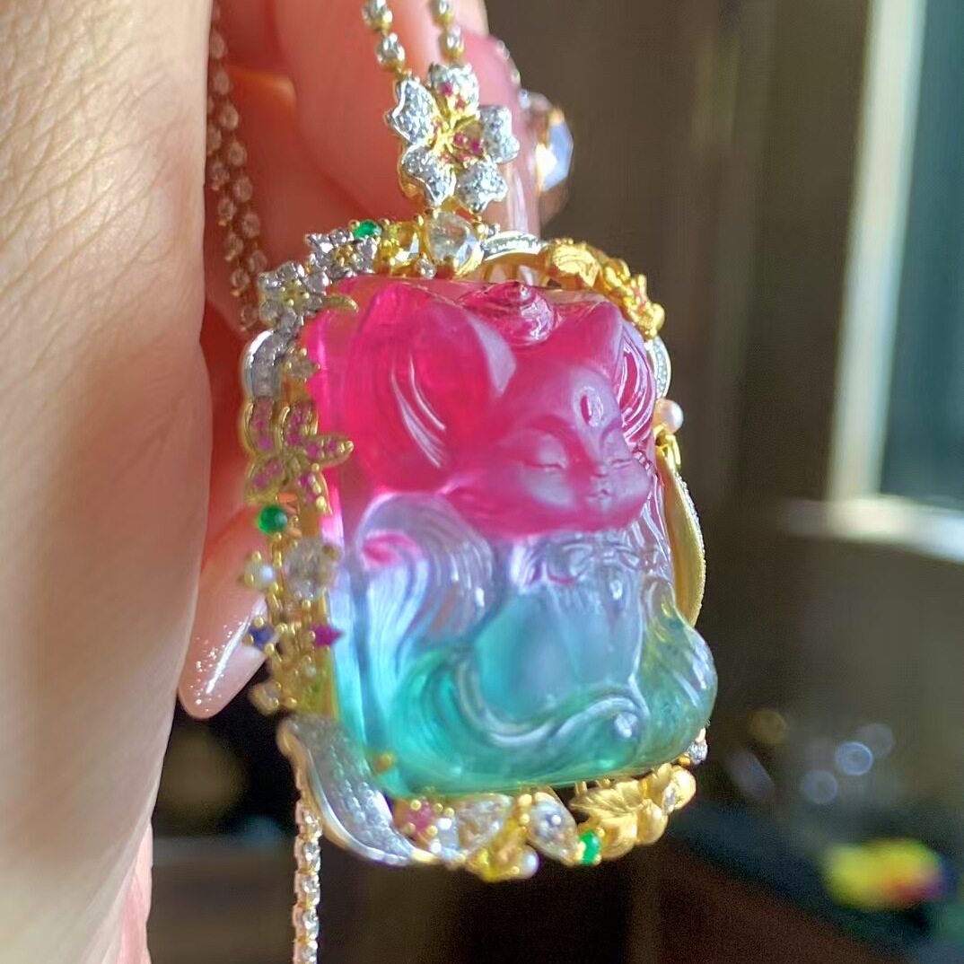魅晶天然水晶晶体通透红蓝绿西瓜碧玺九尾狐吊坠