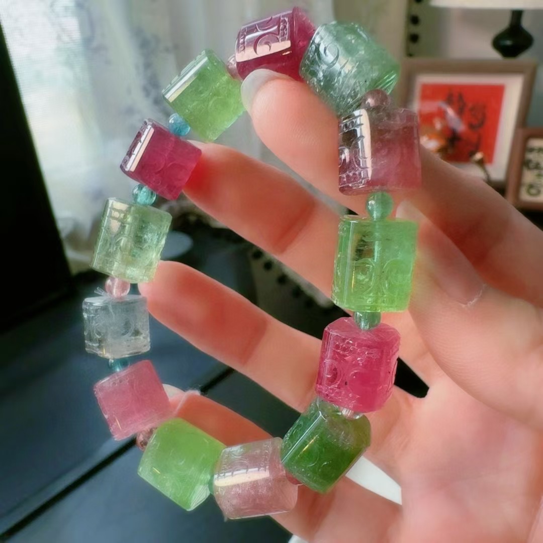 魅晶天然水晶晶体通透精致雕刻圆条碧玺手链