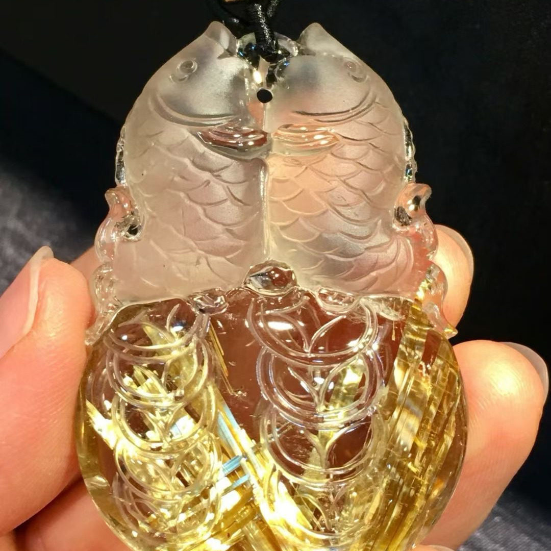 魅晶天然水晶晶体通透钛晶双鱼吊坠