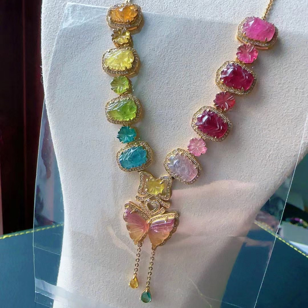 魅晶天然原矿戒面料晶体通透红黄蓝绿碧玺18k金设计款蝴蝶项链