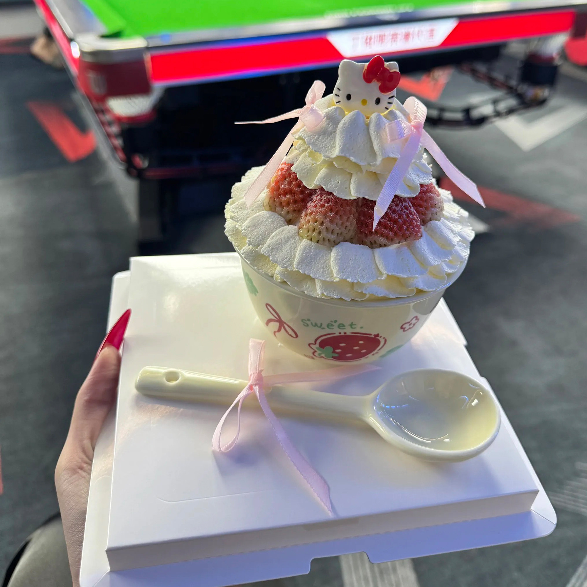 2025新年跨年圣诞节网红草莓碗蛋糕装饰蝴蝶结KT猫陶瓷碗抱抱碗,节庆用品/礼品,节日装扮用品,淘宝优惠券,粉丝福利购,淘宝优惠卷