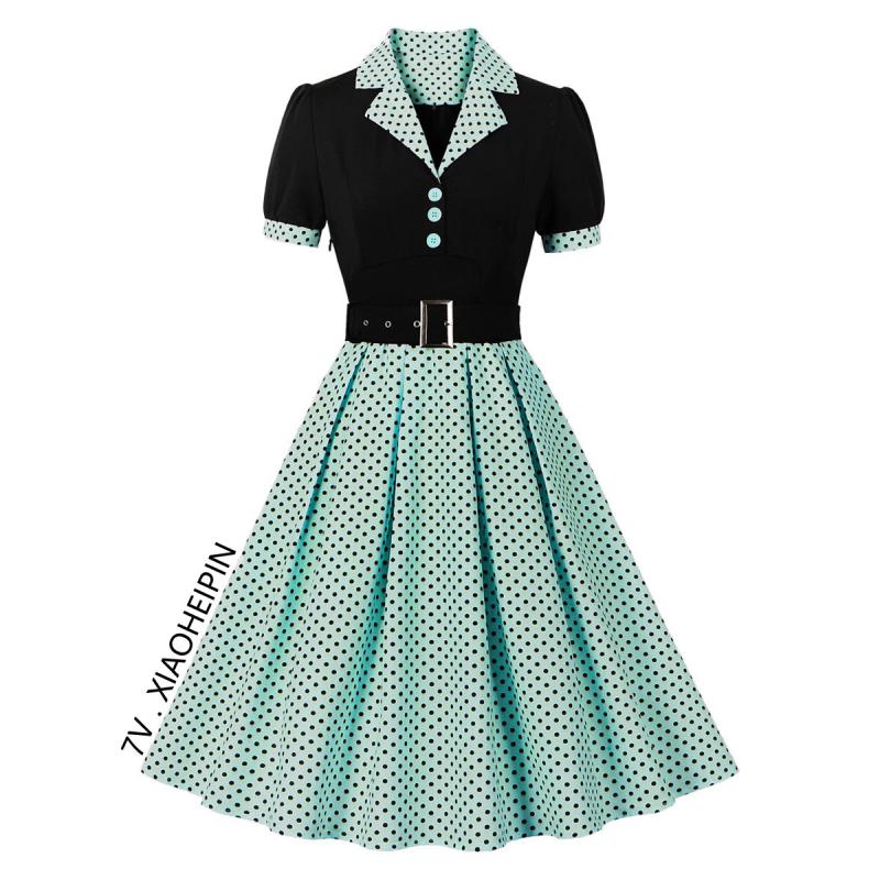 复古大摆波点翻领连衣裙