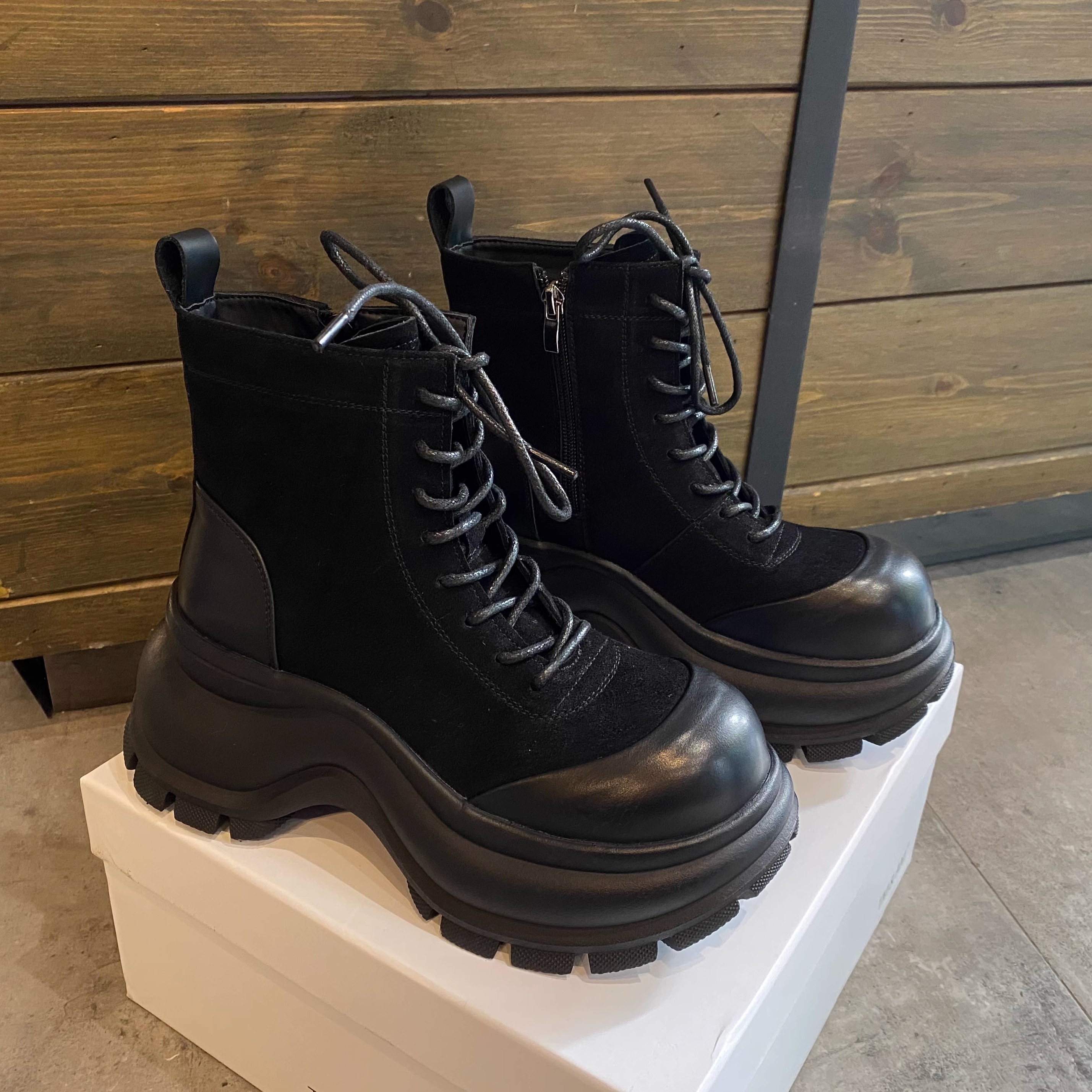 厚底马丁靴女冬季加绒短靴真皮