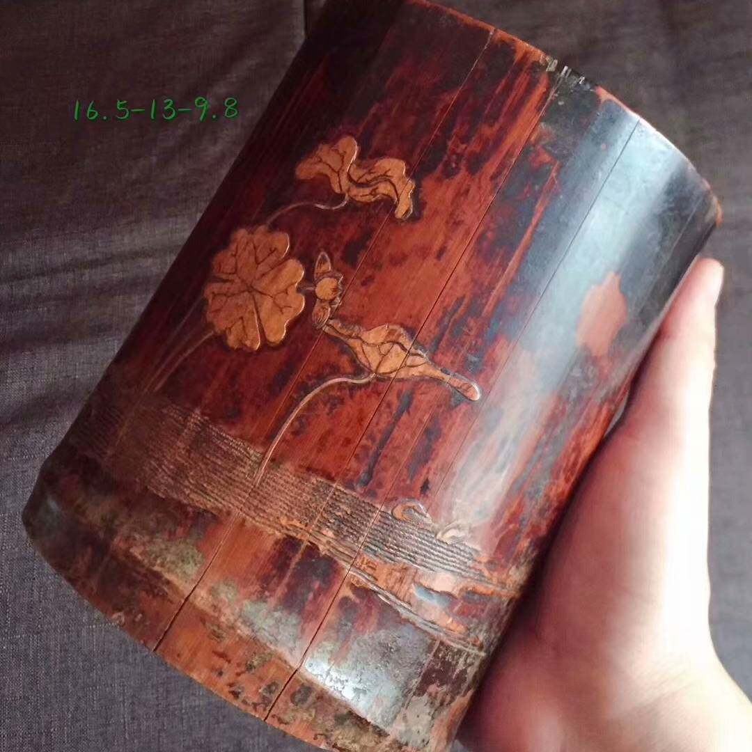 议价清代竹雕笔筒“”一品青莲”（爆老），