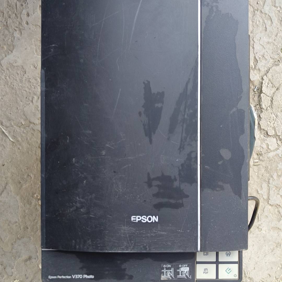 议价爱普生V370高清平板扫描仪， - 实物图