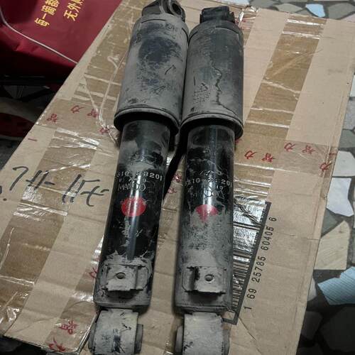 议价现代新胜达2.4后减震器55310 2B201，通用索兰