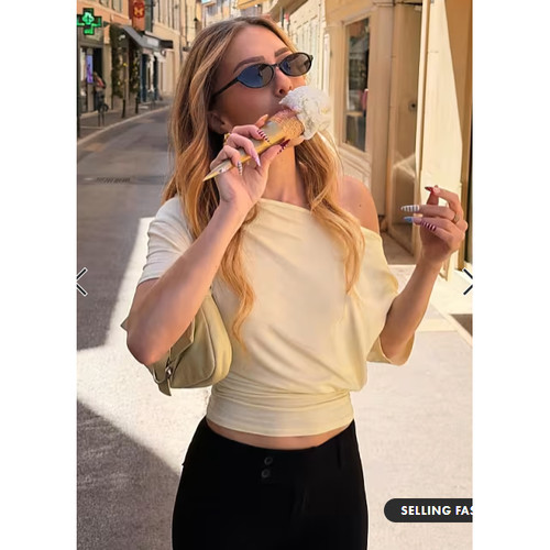 Bershka法式斜肩短袖T恤女