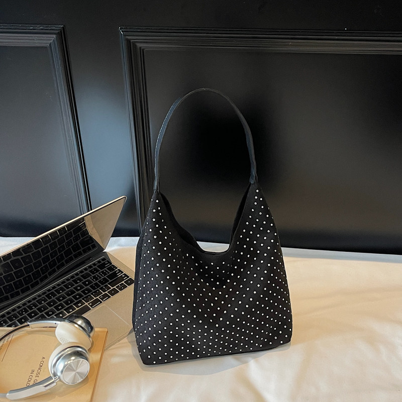 夏季新款2025小众设计女士时尚单肩包个性潮流休闲简约质感水桶包,箱包皮具/热销女包/男包,通用款女包,淘宝优惠券,粉丝福利购,淘宝优惠卷