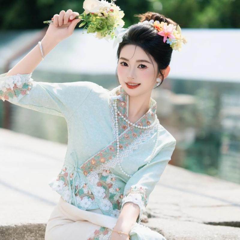 春暖花开小娘惹写真摄影云南傣族民族风旅拍服套装高端特色工作服