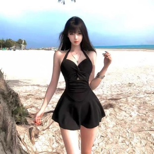 ins纯欲风温泉泳装 泳衣女黑色挂脖连体裙式 性感辣妹小胸聚拢版